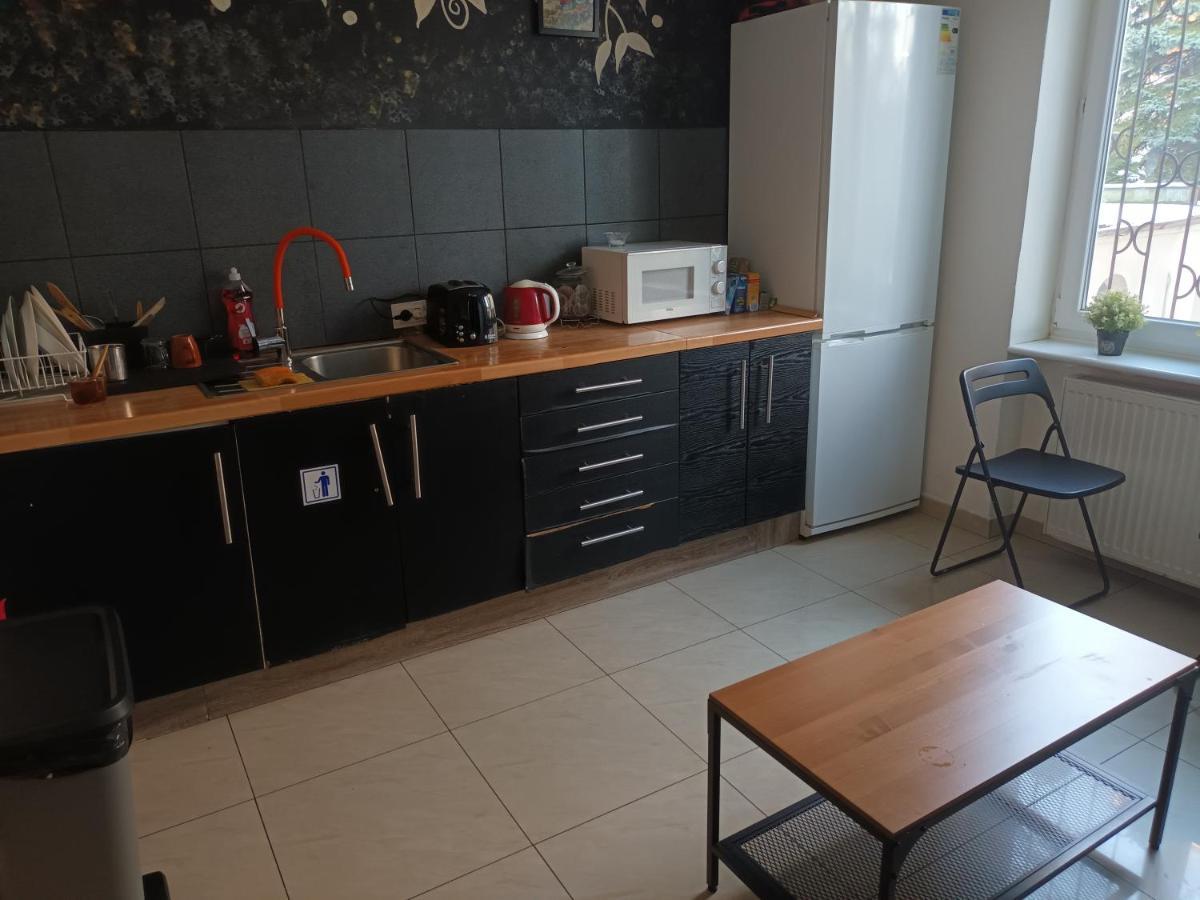 Polsland Hostels Airport ワルシャワ エクステリア 写真